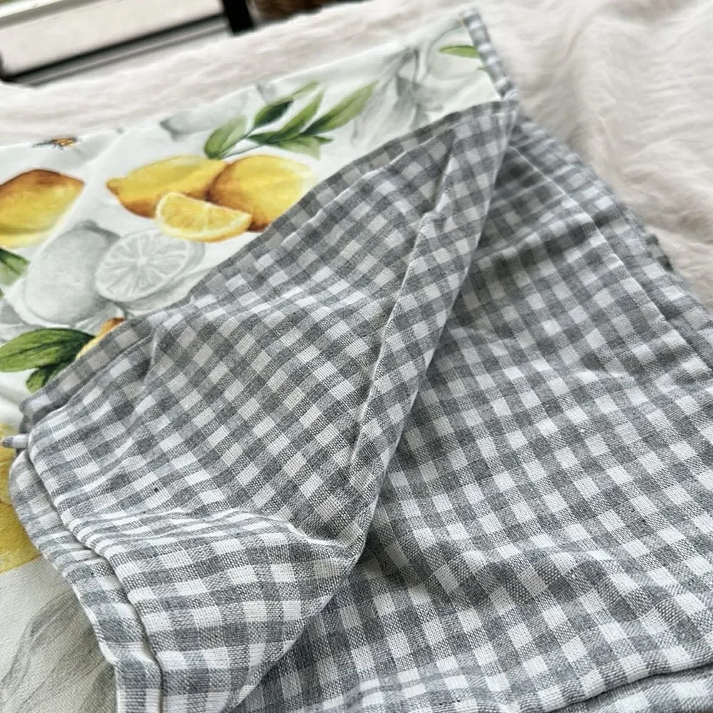 House & Garden Lemon & Bumble Themed Table Runner Decor